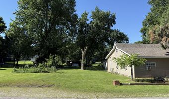 134 W Lee St, Aurora, MO 65605