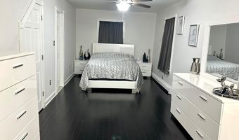 19 CENTER St, Barnegat, NJ 08005