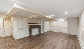 340 Newman Ave, East Providence, RI 02916