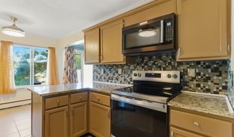 142 Woodland Dr 142, Cromwell, CT 06416