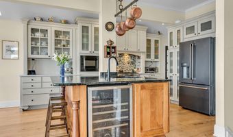 42 Bayside Dr, Atlantic Highlands, NJ 07716