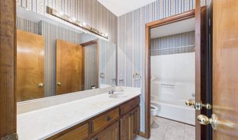 160 Ocean Dr #6B, Baton Rouge, LA 70806