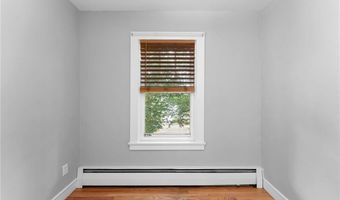 692 Hope St 2, Bristol, RI 02809
