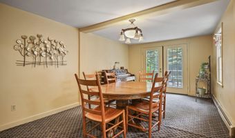 13 Swartzel Dr, Middletown, NJ 07748