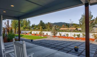 1609 River Run St, Central Point, OR 97502