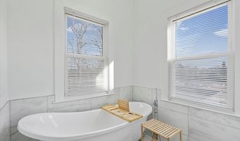 6602 KRONE Dr, Baltimore, MD 21207