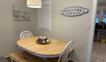 33 Sybil Ave, Branford, CT 06405