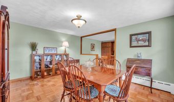 6 Woodlawn Dr, Cromwell, CT 06416