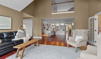 140 RIVER Dr, Appleton, WI 54915