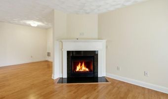 15 Saw Mill Dr 306, North Kingstown, RI 02852