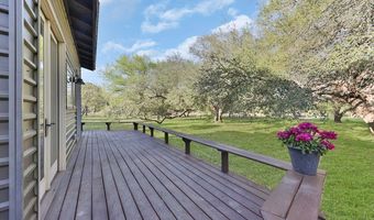 1523 Meadow Gln, Adkins, TX 78101