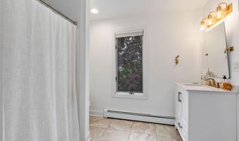 29 Grand Ave, Atlantic Highlands, NJ 07716