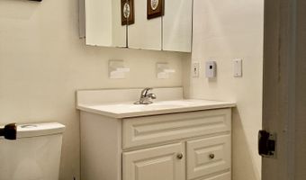 7 S Seas Ct, Barnegat, NJ 08005