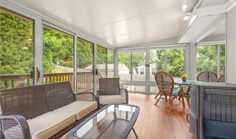 150 Marlow St, Cranston, RI 02920