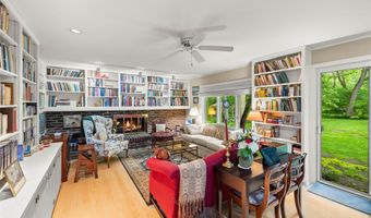 535 Forest Glen St, Ames, IA 50014