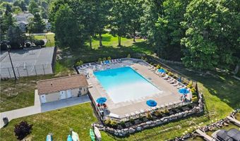 3854 Surfside Cir, Aurora, OH 44202