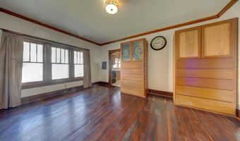 805 W 4th St, Bicknell, IN 47512