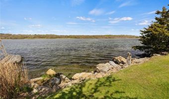 64 Starr Dr, Narragansett, RI 02882