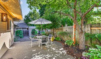 414 Parkside Dr, Ashland, OR 97520