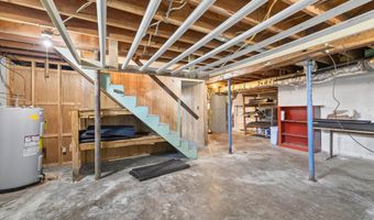 738 Sunset Dr, Bloomfield, IN 47424