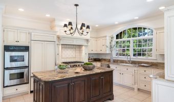 335 Pine Breeze Dr, Angwin, CA 94508