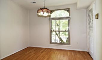 3302 WOODBURN VILLAGE Dr 23, Annandale, VA 22003