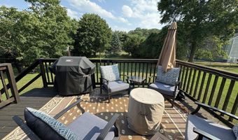 34 Kelly Crest Rd, Branford, CT 06405