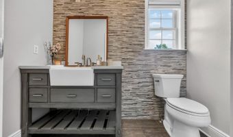 3 Walnut Trl, Andover, NJ 07860
