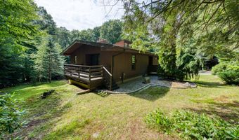 15 Brookridge Dr, Avon, CT 06001