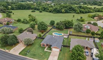 326 Willow Creek Dr, Weatherford, TX 76085