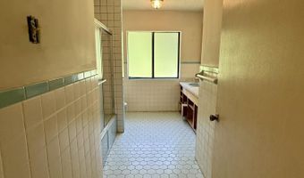 1474 Mandella Rd, Bonneau, SC 29431