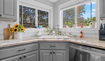 1200 NW THORN Dr, Albany, OR 97321