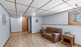135 Knollwood St W, Annandale, MN 55302