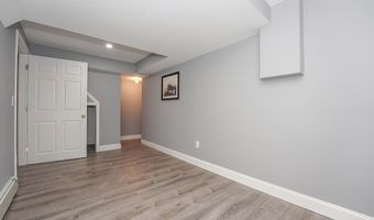 240 Oak St, Centerville, MA 02632