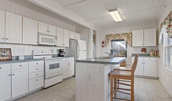202 Glenn St, Atlantic Beach, NC 28512