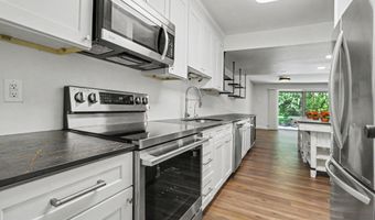731 Skynob Dr, Ann Arbor, MI 48105