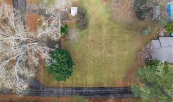 4120 S Lakeshore Dr, Acworth, GA 30101