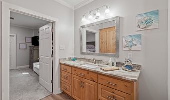 5004 Oak St, Bay St. Louis, MS 39520