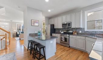 517 N JEFFERSON St, Arlington, VA 22205