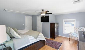 45 Compton St, Belford, NJ 07718