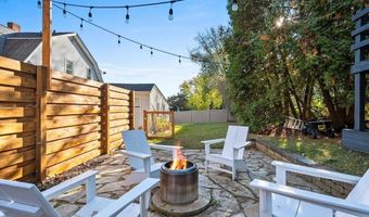 302 E MISSION Rd, Allouez, WI 54301