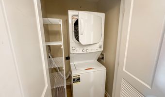 2205 Green Hills Dr 1403, Ames, IA 50014