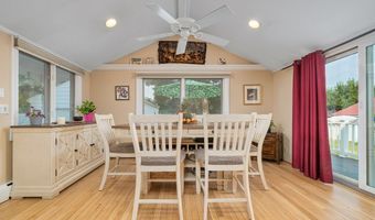 16 Raymond Pl, Cromwell, CT 06416