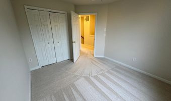 5025 MURTHA St, Alexandria, VA 22304