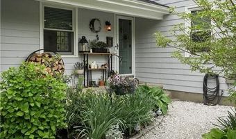 21 Preston Dr, Barrington, RI 02806