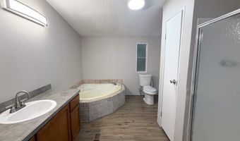 402 E College Ave, Alvarado, TX 76009