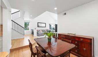 1202 Mission Verde Dr, Camarillo, CA 93012