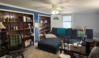 40 N Richmond St, Auxier, KY 41602