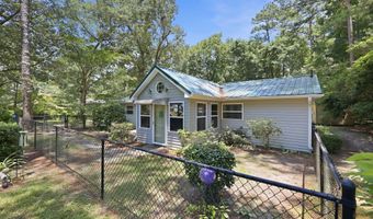 614 Country Club Dr, Arapahoe, NC 28510