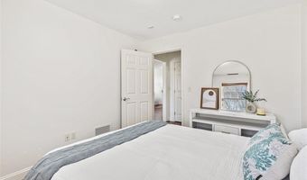 60 Bay Spring Ave A9, Barrington, RI 02806
